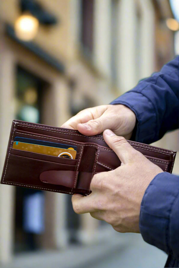 Men’s Classic Wallet - Brown