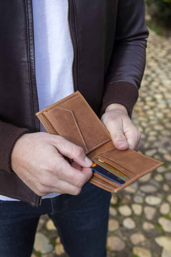 Men’s Classic Wallet - Tan